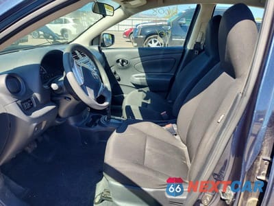 Zdjęcie 7 z 13 samochodu: 2017 NISS VERSA VIN:3N1CN7AP4HL821378 - miniatura