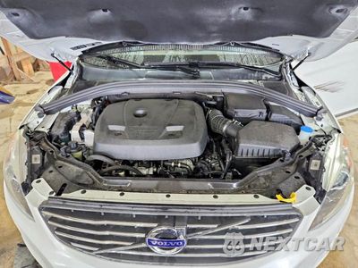 Zdjęcie 12 z 13 samochodu: 2017 VOLVO XC60 T6 DYNAMIC VIN:YV449MRR7H2207305 - miniatura