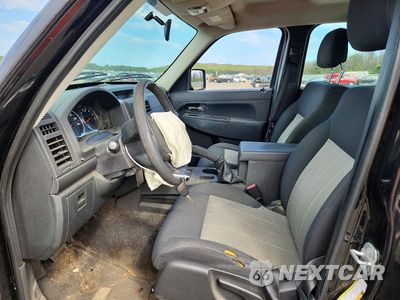 Zdjęcie 7 z 14 samochodu: 2010 JEEP LIBERTY SPORT VIN:1J4PN2GKXAW116124 - miniatura