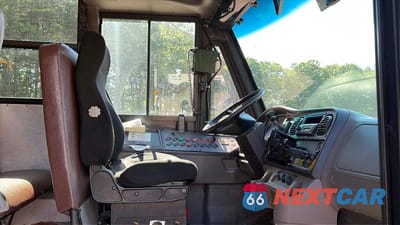 Piąte zdjęcie samochodu w środku: 2014 FREIGHTLINER CHASSIS B2B VIN:4UZABRDUSECFG4159 - miniatura