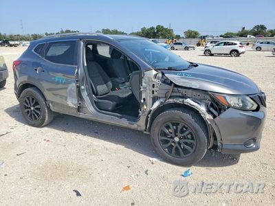 Czwarte zdjęcie samochodu z boku: 2017 NISSAN ROGUE SPORT SV VIN:JN1BJ1CP0HW023164 - miniatura