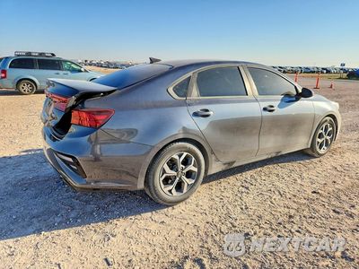 Trzecie zdjęcie samochodu z tyłu: 2020 KIA FORTE LXS VIN:3KPF24AD6LE204245 - miniatura