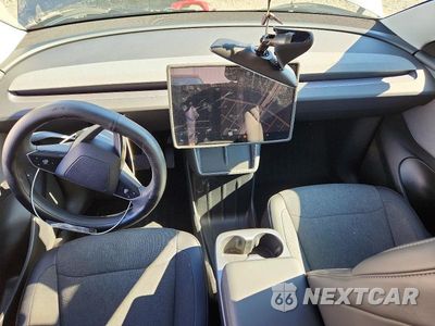 Zdjęcie 8 z 12 samochodu: 2026 TESLA MODEL Y VIN:7SAYGDEE5TA681370 - miniatura