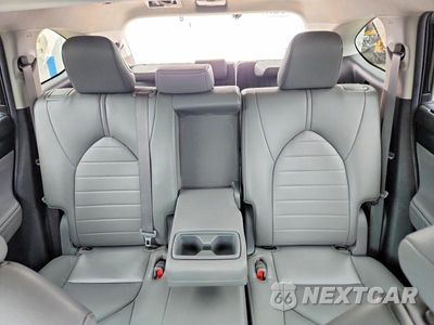 Zdjęcie 10 z 13 samochodu: 2023 TOYOTA HIGHLANDER XLE VIN:5TDKDRBH2PS041581 - miniatura