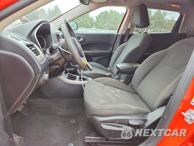Zdjęcie 7 z 12 samochodu: 2018 JEEP COMPASS SPORT VIN:3C4NJCABXJT286111 - miniatura