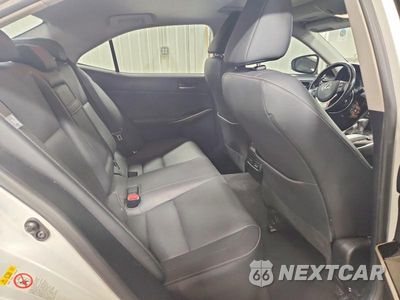 Zdjęcie 10 z 13 samochodu: 2017 LEXUS IS 300 VIN:JTHCM1D29H5021980 - miniatura