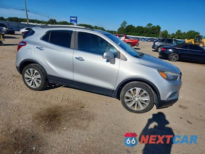 Czwarte zdjęcie samochodu z boku: 2018 BUICK ENCORE PREFERRED VIN:KL4CJASB9JB686344 - miniatura