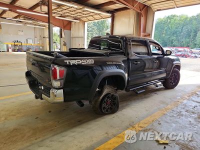 Trzecie zdjęcie samochodu z tyłu: 2021 TOYOTA TACOMA TRD OFF-ROAD VIN:3TMCZ5AN3MM446849 - miniatura