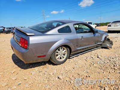 Trzecie zdjęcie samochodu z tyłu: 2006 FORD MUSTANG VIN:1ZVFT80NX65127679 - miniatura