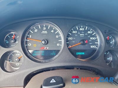 Zdjęcie 9 z 13 samochodu: 2014 CHEVROLET SUBURBAN K1500 LT VIN:1GNSKJE74ER182665 - miniatura