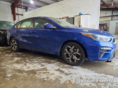 Czwarte zdjęcie samochodu z boku: 2019 KIA FORTE LXS VIN:3KPF24AD6KE067421 - miniatura