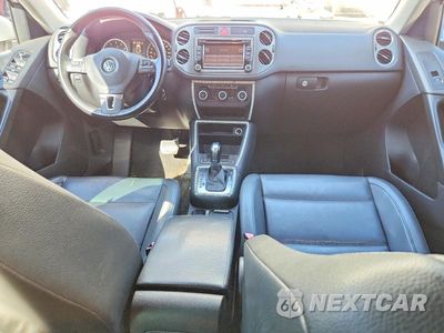 Zdjęcie 8 z 13 samochodu: 2011 VOLKSWAGEN TIGUAN S VIN:WVGAV7AX0BW541197 - miniatura