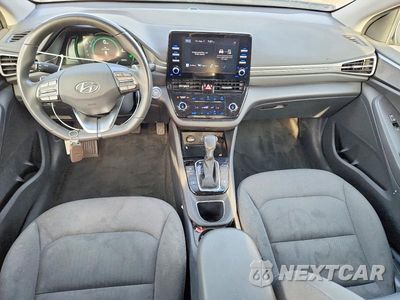 Zdjęcie 8 z 12 samochodu: 2021 HYUNDAI IONIQ SE VIN:KMHC75LC8MU257087 - miniatura