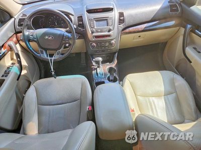 Zdjęcie 8 z 12 samochodu: 2014 KIA SORENTO EX VIN:5XYKU4A73EG430851 - miniatura