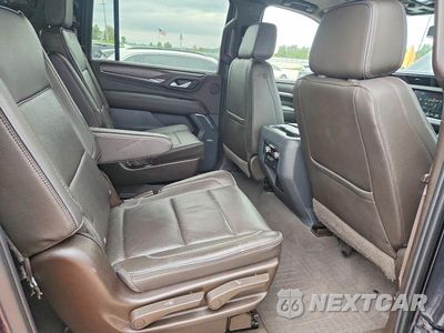 Zdjęcie 11 z 14 samochodu: 2022 GMC YUKON XL DENALI VIN:1GKS2JKL1NR232565 - miniatura