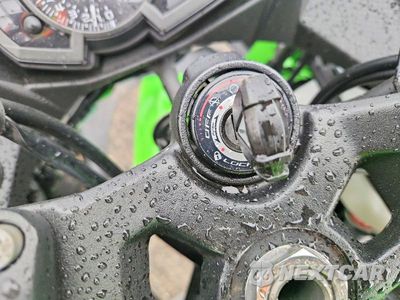 Zdjęcie 8 z 10 samochodu: 2023 KAWASAKI EX400 VIN:JKAEXKH15PDAM6773 - miniatura
