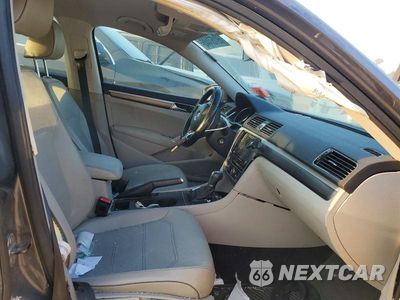 Zdjęcie 7 z 12 samochodu: 2017 VOLKSWAGEN PASSAT R-LINE VIN:1VWDT7A38HC053952 - miniatura
