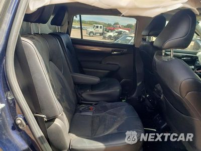 Zdjęcie 10 z 12 samochodu: 2023 TOYOTA HIGHLANDER HYBRID PLATINUM VIN:5TDEBRCH7PS126496 - miniatura