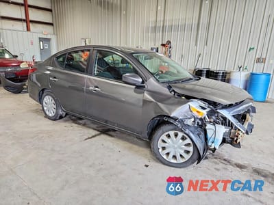 Czwarte zdjęcie samochodu z boku: 2017 NISSAN VERSA 1.6 SV VIN:3N1CN7AP9HL836393 - miniatura