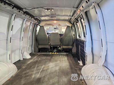 Zdjęcie 10 z 13 samochodu: 2019 CHEVROLET EXPRESS G2500 VIN:1GCWGAFP1K1222270 - miniatura