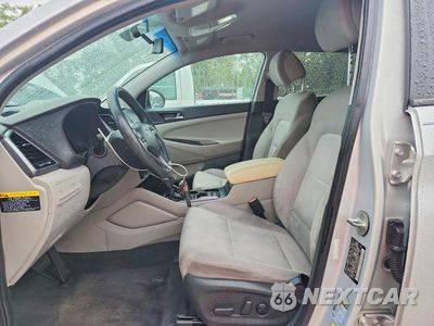Zdjęcie 7 z 13 samochodu: 2016 HYUNDAI TUCSON SE VIN:KM8J3CA47GU067045 - miniatura