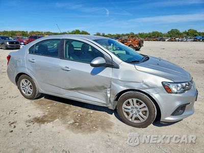 Czwarte zdjęcie samochodu z boku: 2018 CHEVROLET SONIC LS VIN:1G1JB5SH3J4123258 - miniatura