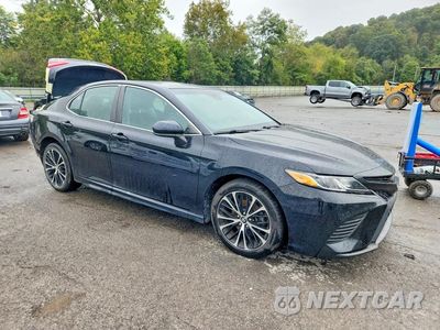 Czwarte zdjęcie samochodu z boku: 2018 TOYOTA CAMRY SE VIN:4T1B11HK5JU094674 - miniatura