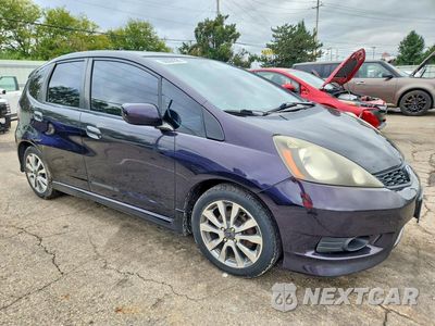 Czwarte zdjęcie samochodu z boku: 2013 HONDA FIT SPORT VIN:JHMGE8H51DC023658 - miniatura