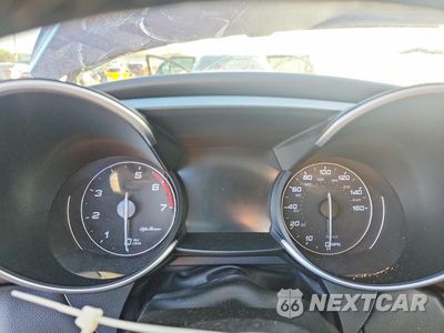 Zdjęcie 9 z 12 samochodu: 2019 ALFA ROMEO GIULIA TI VIN:ZARFAMBN9K7612124 - miniatura