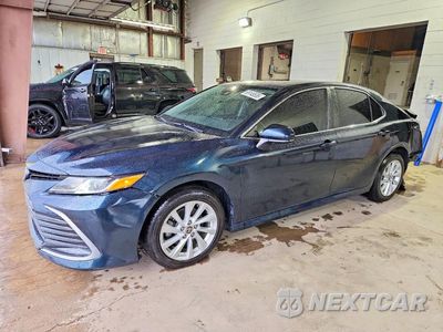 2021 TOYOTA CAMRY LE 4T1C11BK3MU027511 - główne zdjęcie licytacji z USA - miniatura