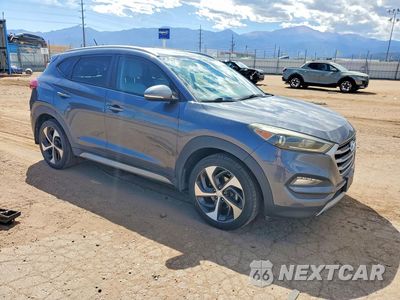Czwarte zdjęcie samochodu z boku: 2017 HYUNDAI TUCSON SPORT VIN:KM8J3CA20HU310484 - miniatura