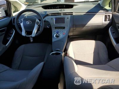 Zdjęcie 8 z 13 samochodu: 2015 TOYOTA PRIUS THREE VIN:JTDKN3DU6F0419567 - miniatura