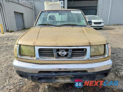 Piąte zdjęcie samochodu w środku: 1998 NISSAN FRONTIER XE VIN:1N6DD26S6WC369430 - miniatura