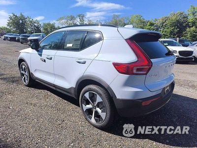 Drugie zdjęcie samochodu z przodu: 2026 VOLVO XC40 PLUS VIN:YV4L12UC7T2820415 - miniatura