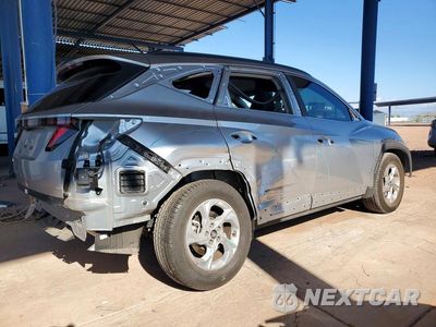 Trzecie zdjęcie samochodu z tyłu: 2024 HYUNDAI TUCSON SEL VIN:5NMJB3DE5RH389138 - miniatura