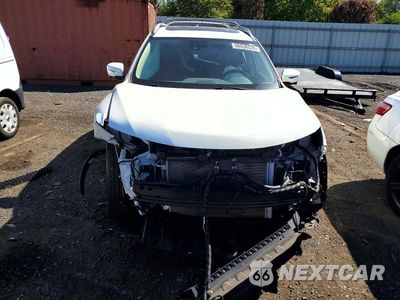 Piąte zdjęcie samochodu w środku: 2019 NISSAN ROGUE SL VIN:5N1AT2MV8KC835533 - miniatura