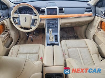 Zdjęcie 8 z 12 samochodu: 2010 LINCOLN MKS VIN:1LNHL9ER7AG603277 - miniatura