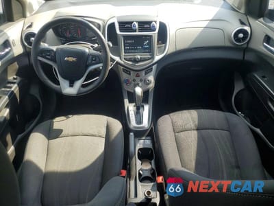 Zdjęcie 8 z 13 samochodu: 2017 CHEVROLET SONIC LT VIN:1G1JD5SH5H4133004 - miniatura