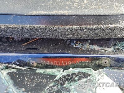 Zdjęcie 12 z 12 samochodu: 2017 MITSUBISHI OUTLANDER SE VIN:JA4AD3A39HZ067524 - miniatura