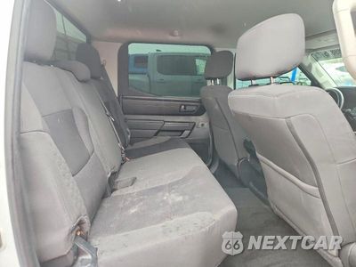 Zdjęcie 10 z 12 samochodu: 2023 TOYOTA TUNDRA SR VIN:5TFKB5AB3PX028294 - miniatura