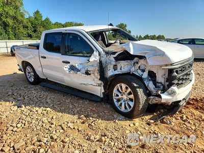 Czwarte zdjęcie samochodu z boku: 2022 CHEVROLET SILVERADO K1500 CUSTOM VIN:1GCPDBEK2NZ573901 - miniatura
