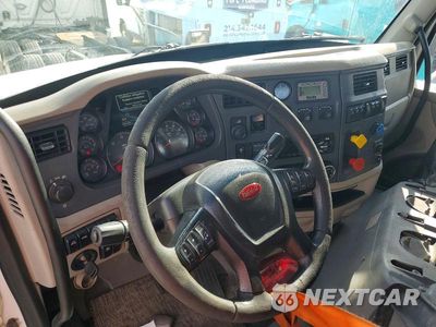 Zdjęcie 8 z 11 samochodu: 2019 PETERBILT 579 SEMI TRUCK VIN:1XPBA48X3KD478714 - miniatura
