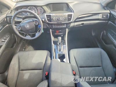 Zdjęcie 8 z 13 samochodu: 2017 HONDA ACCORD LX VIN:1HGCR2F38HA221028 - miniatura