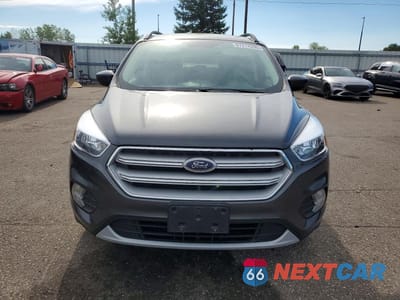 Piąte zdjęcie samochodu w środku: 2018 FORD ESCAPE SE VIN:1FMCU9GD4JUD29496 - miniatura