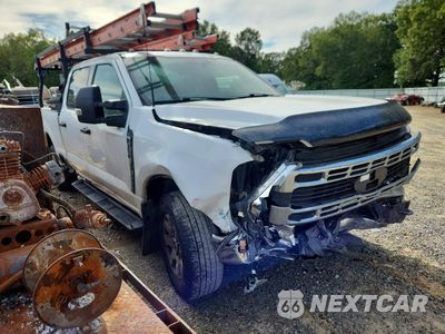 Czwarte zdjęcie samochodu z boku: 2023 FORD F350 SUPER DUTY VIN:1FT8W3BN2PED53087 - miniatura