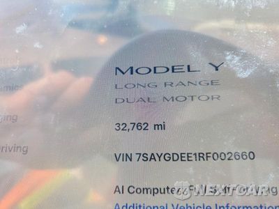 Zdjęcie 9 z 13 samochodu: 2024 TESLA MODEL Y VIN:7SAYGDEE1RF002660 - miniatura