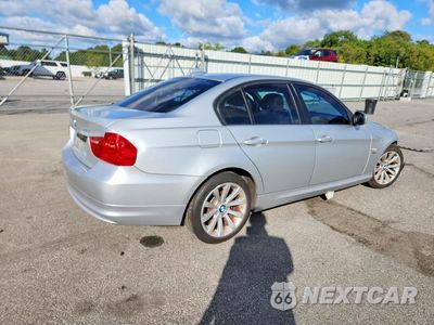 Trzecie zdjęcie samochodu z tyłu: 2011 BMW 328 XI SULEV VIN:WBAPK5C52BA655123 - miniatura