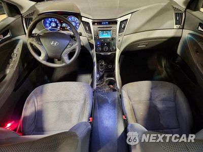 Zdjęcie 8 z 12 samochodu: 2014 HYUNDAI SONATA GLS VIN:5NPEB4AC1EH946585 - miniatura