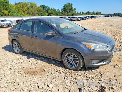 Czwarte zdjęcie samochodu z boku: 2015 FORD FOCUS SE VIN:1FADP3FEXFL227419 - miniatura