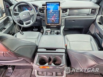 Zdjęcie 8 z 12 samochodu: 2024 FORD F150 LIGHTNING LARIAT VIN:1FT6W5L79RWG26428 - miniatura